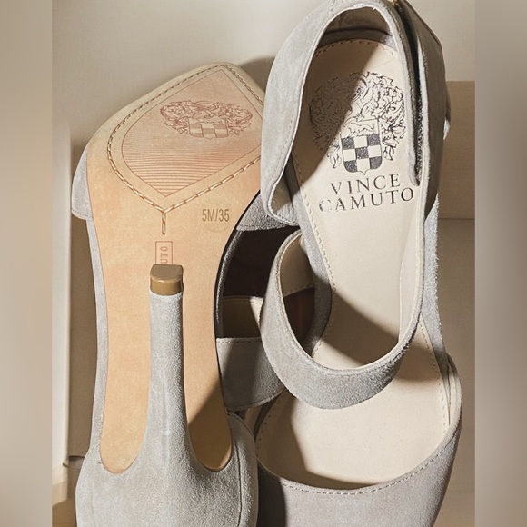 Vince Camuto Carlotte Suede Pumps Size 5 - Picture 2 of 4